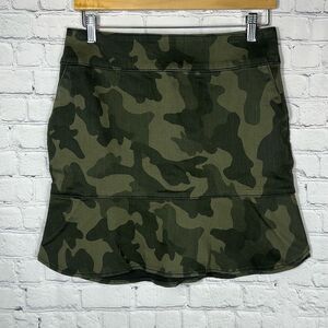 White House Black Market Camo Skirt Sculpt Fit size 6 NEW